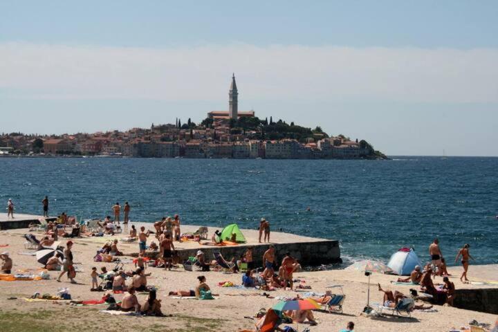 Near Beach - Apartments Marica Rovinj Exteriör bild